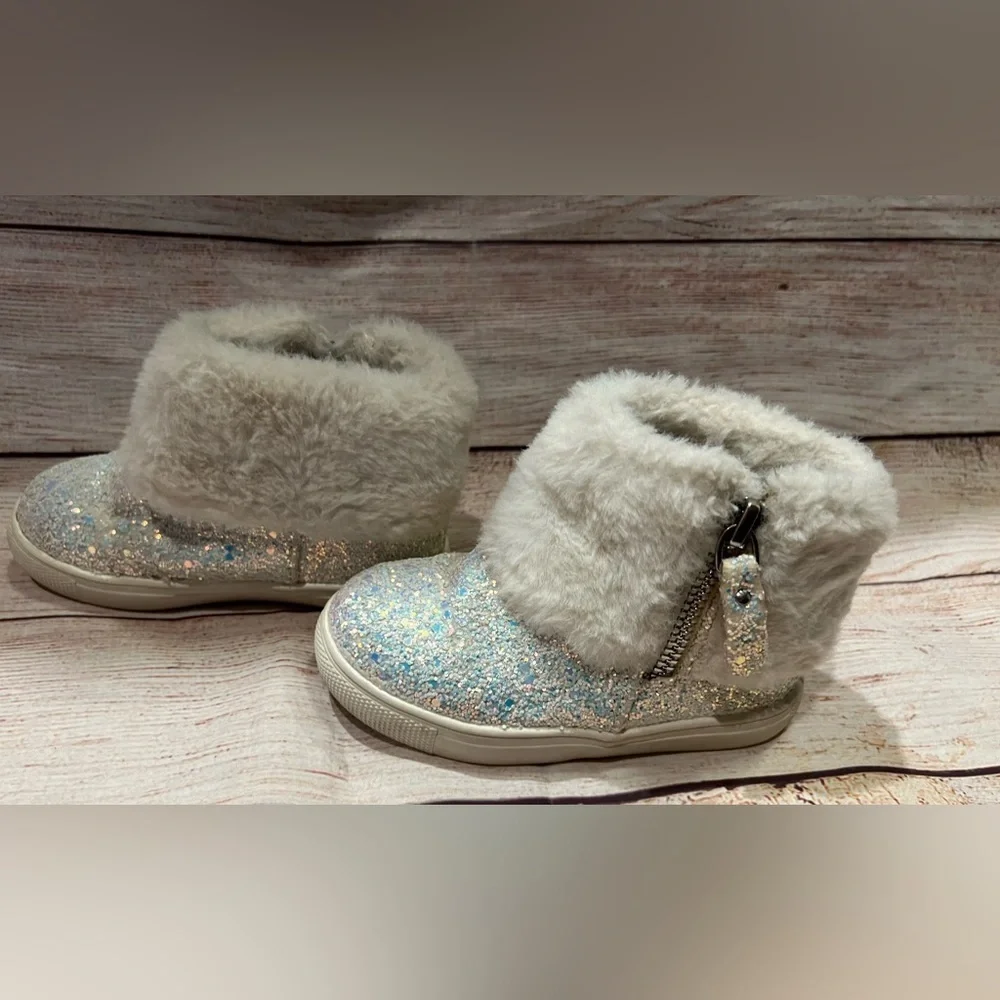 6 Toddler Sugar Sparkle Silver & White Faux Fur Ankle Boots